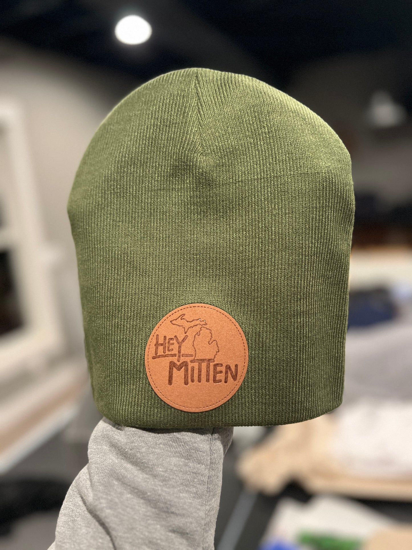 Hey Mitten Beanie Leather patch